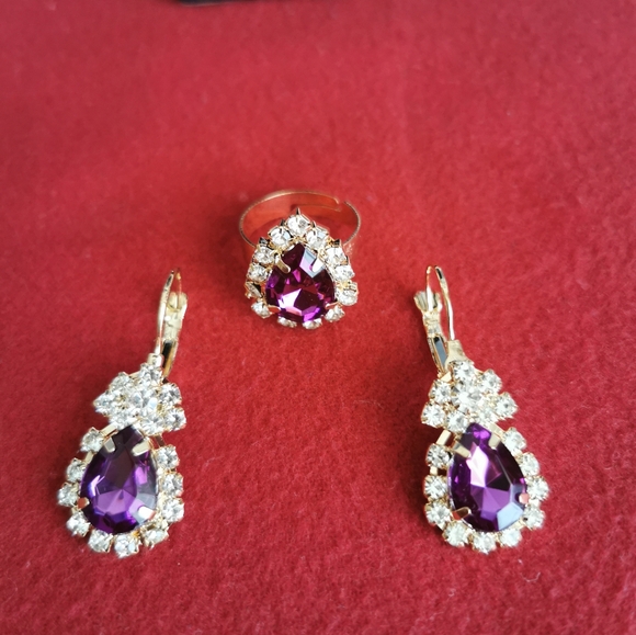 #6~Beautiful necklace, ring and earring set. - Picture 2 of 4